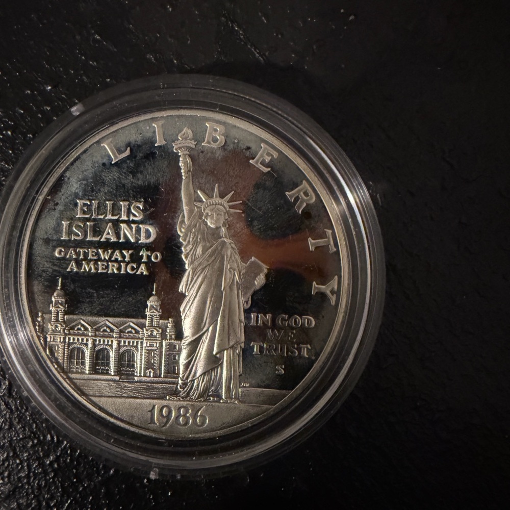 Liberty Silver Dollar set - Picture 4 of 8